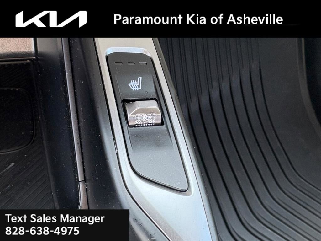 Certified 2025 Kia Sorento EX w/ Panoramic Sunroof Package image 16