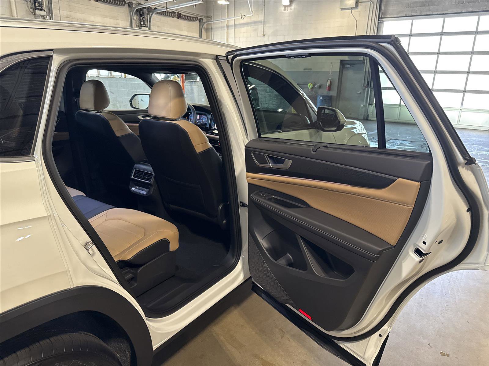 New 2025 Volkswagen Atlas Cross Sport SEL image 35