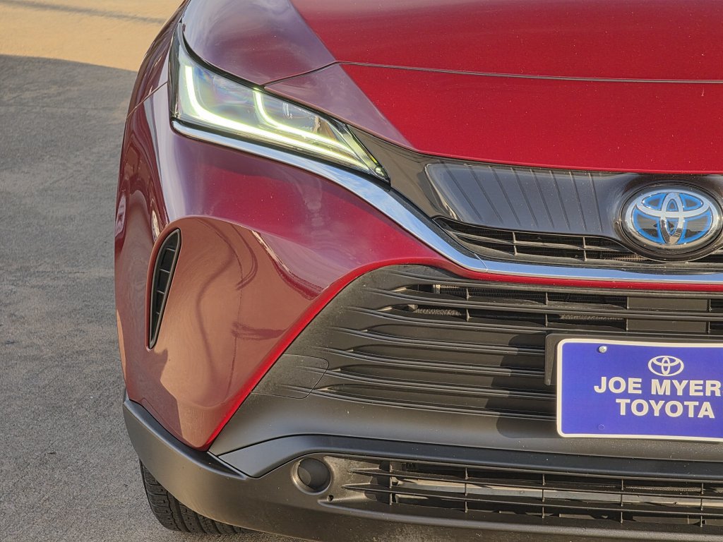 Used 2023 Toyota Venza LE AWD/4WD image 5