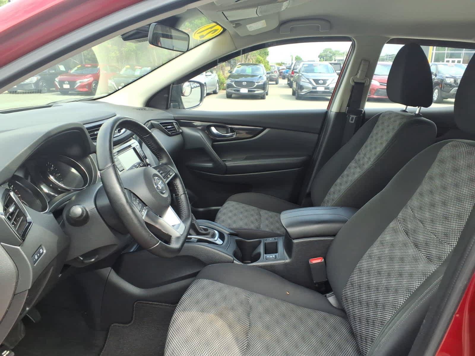 Certified 2021 Nissan Rogue Sport SV AWD/4WD image 17