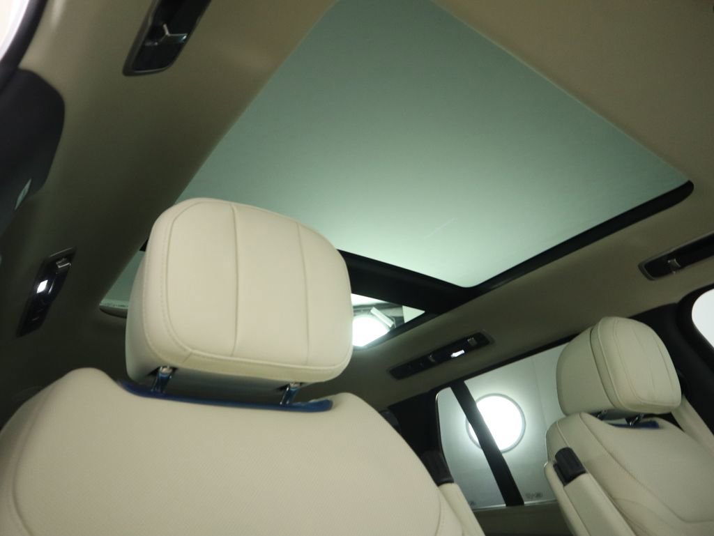New 2026 Land Rover Range Rover SE image 19