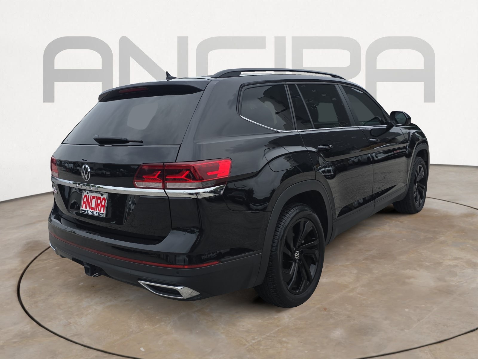 Used 2023 Volkswagen Atlas SE w/ Black Wheel Package FWD image 10