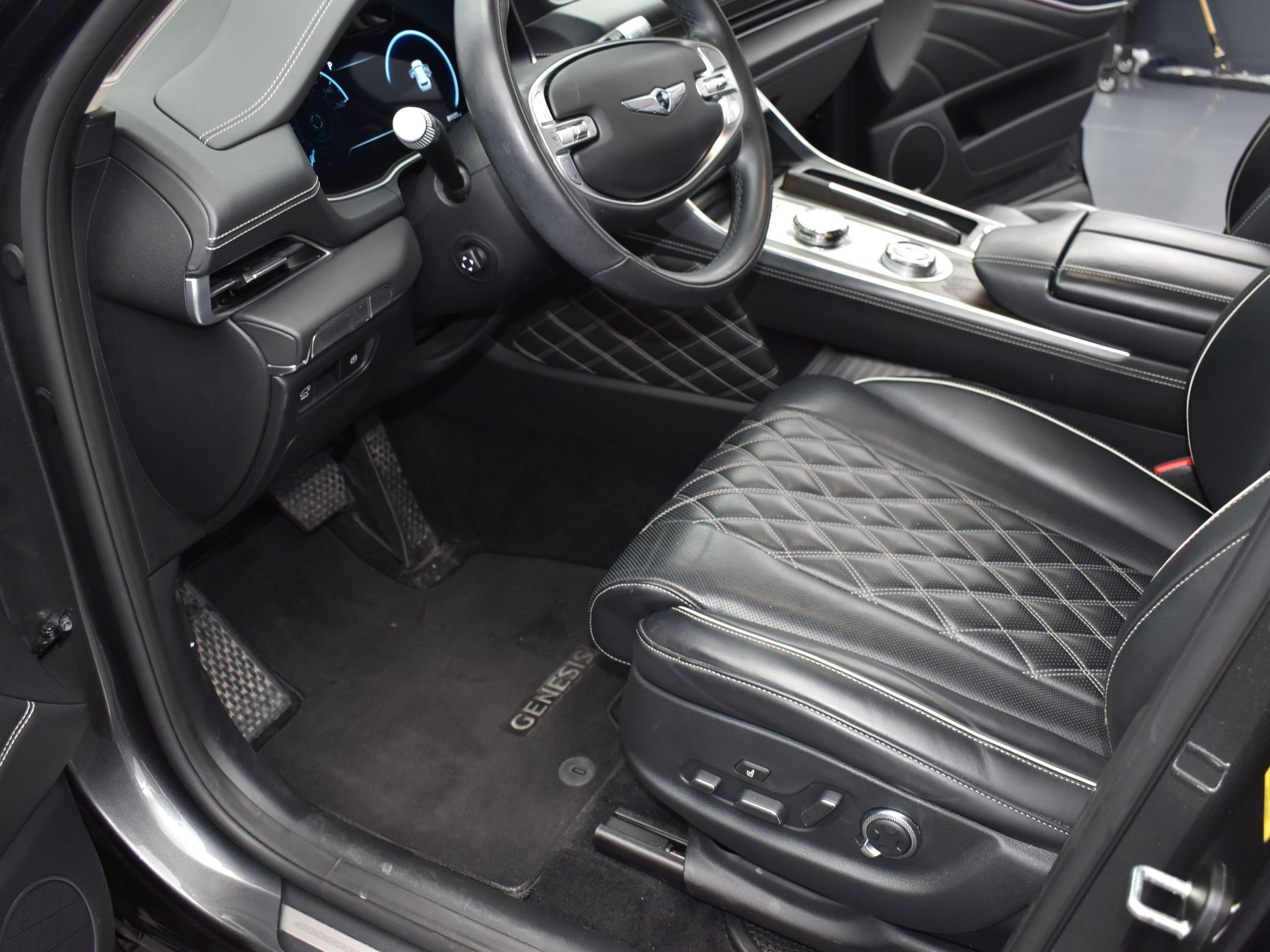 Used 2023 Genesis GV80 3.5T w/ Prestige Package image 12