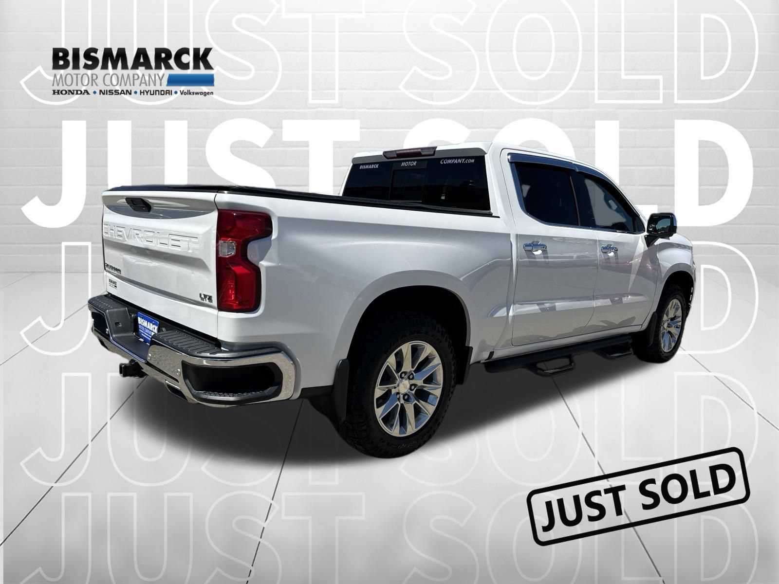 Used 2019 Chevrolet Silverado 1500 LTZ w/ LTZ Premium Package AWD/4WD image 3
