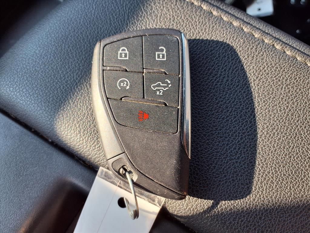 Used 2024 GMC Sierra 1500 SLT image 9