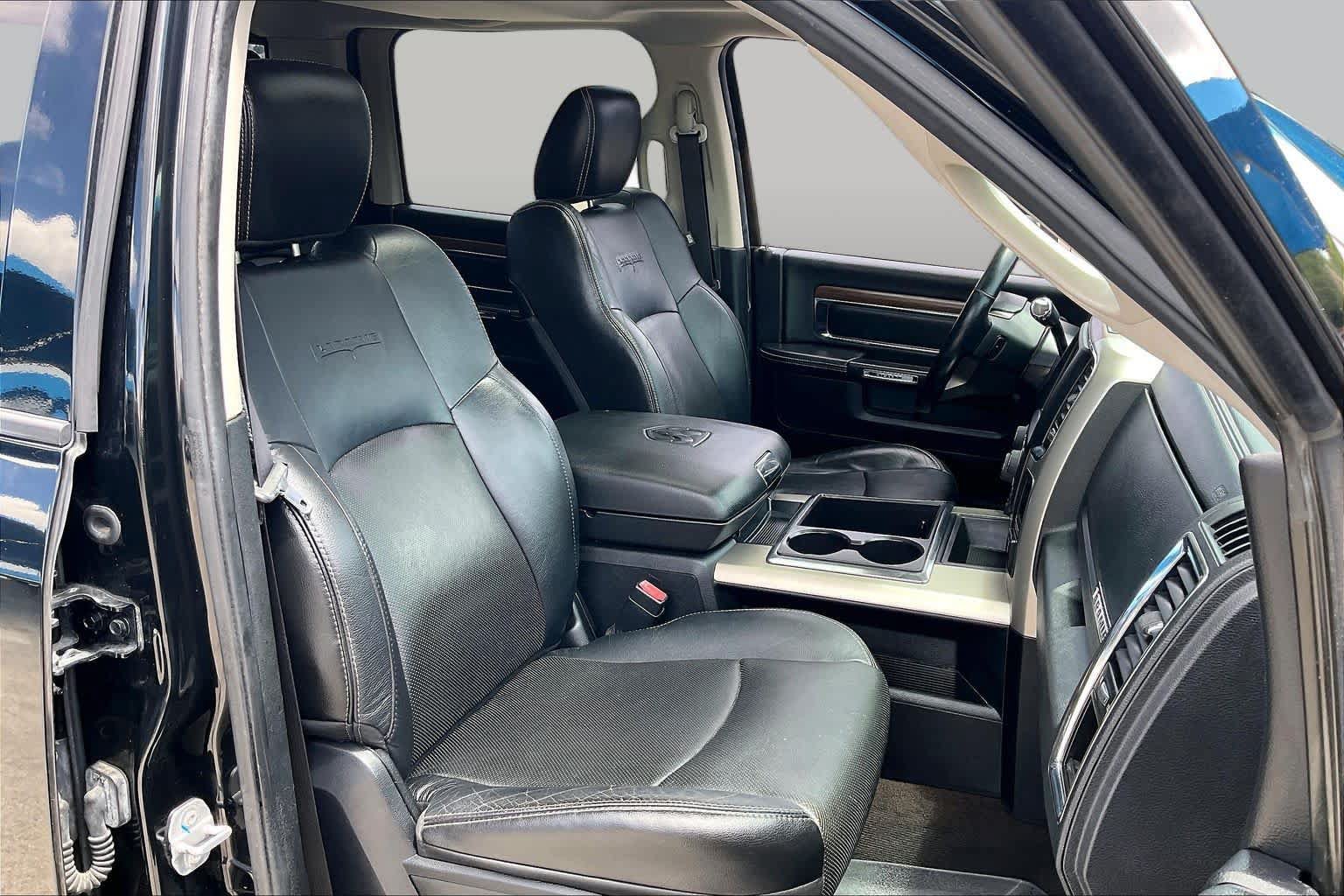 Used 2014 RAM 2500 Laramie w/ Black Appearance Group AWD/4WD image 7
