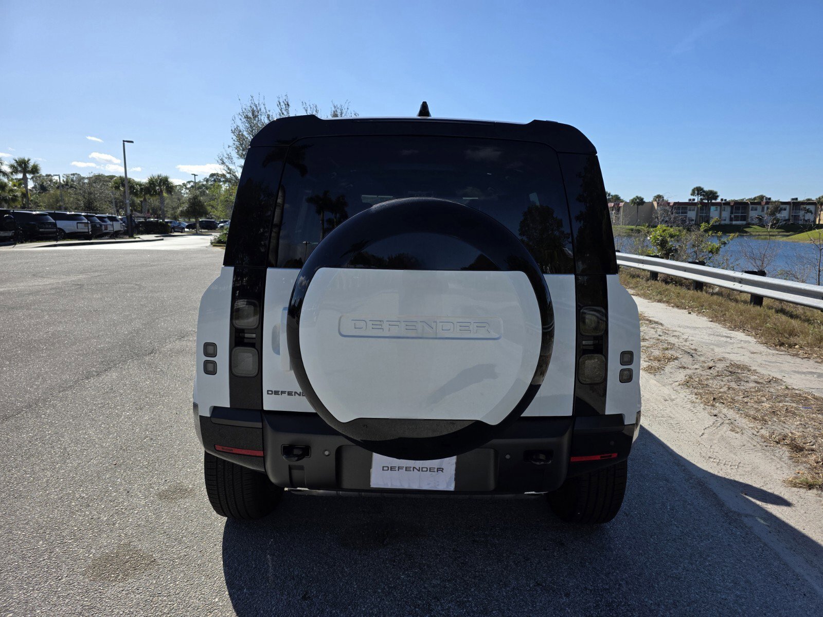 New 2026 Land Rover Defender 110 X-Dynamic SE image 6