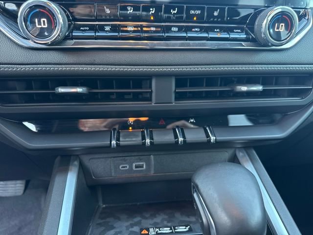 Used 2023 Chevrolet Colorado LT w/ LT Convenience Package II image 18