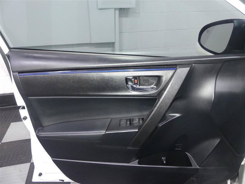 Used 2018 Toyota Corolla SE FWD image 17