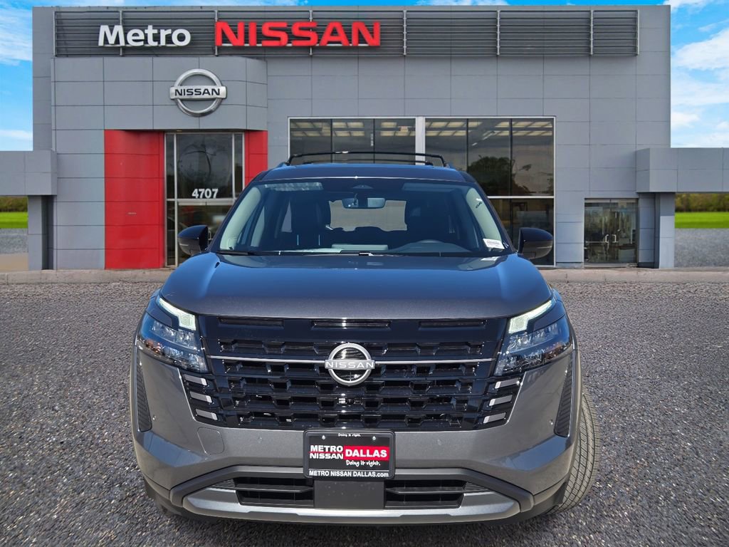 New 2026 Nissan Pathfinder SL image 2