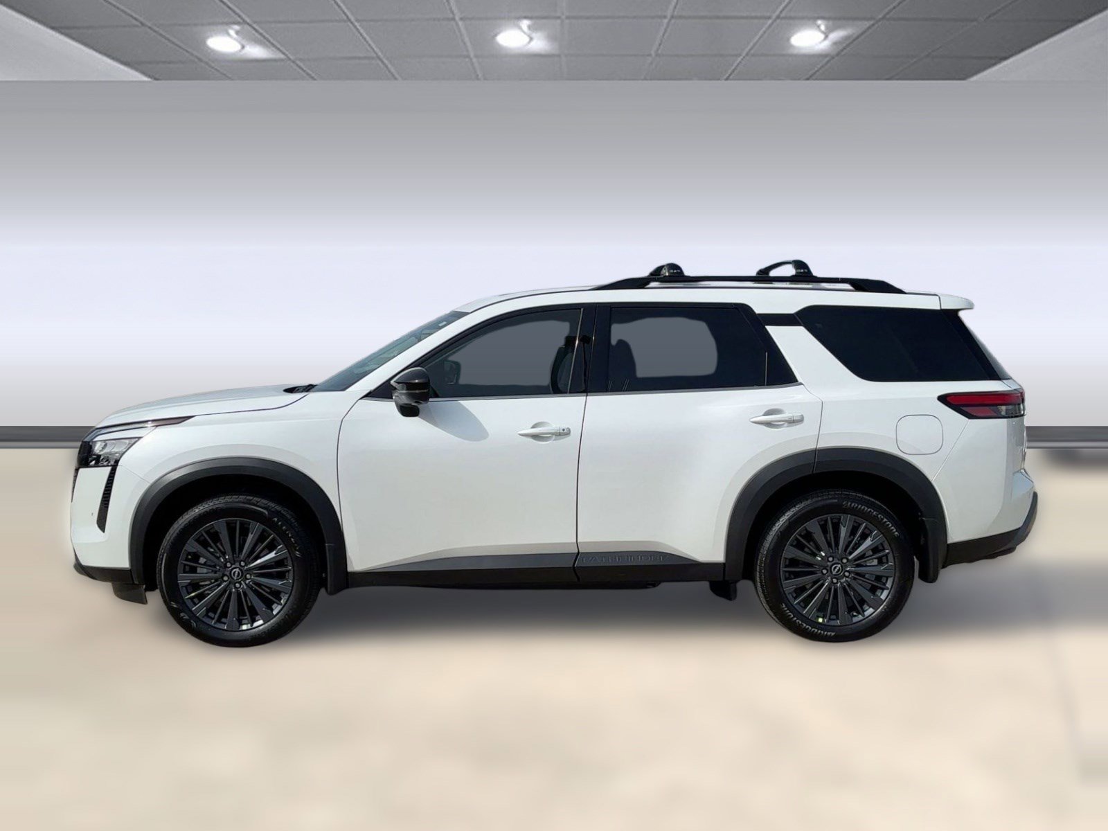 New 2026 Nissan Pathfinder SL image 2