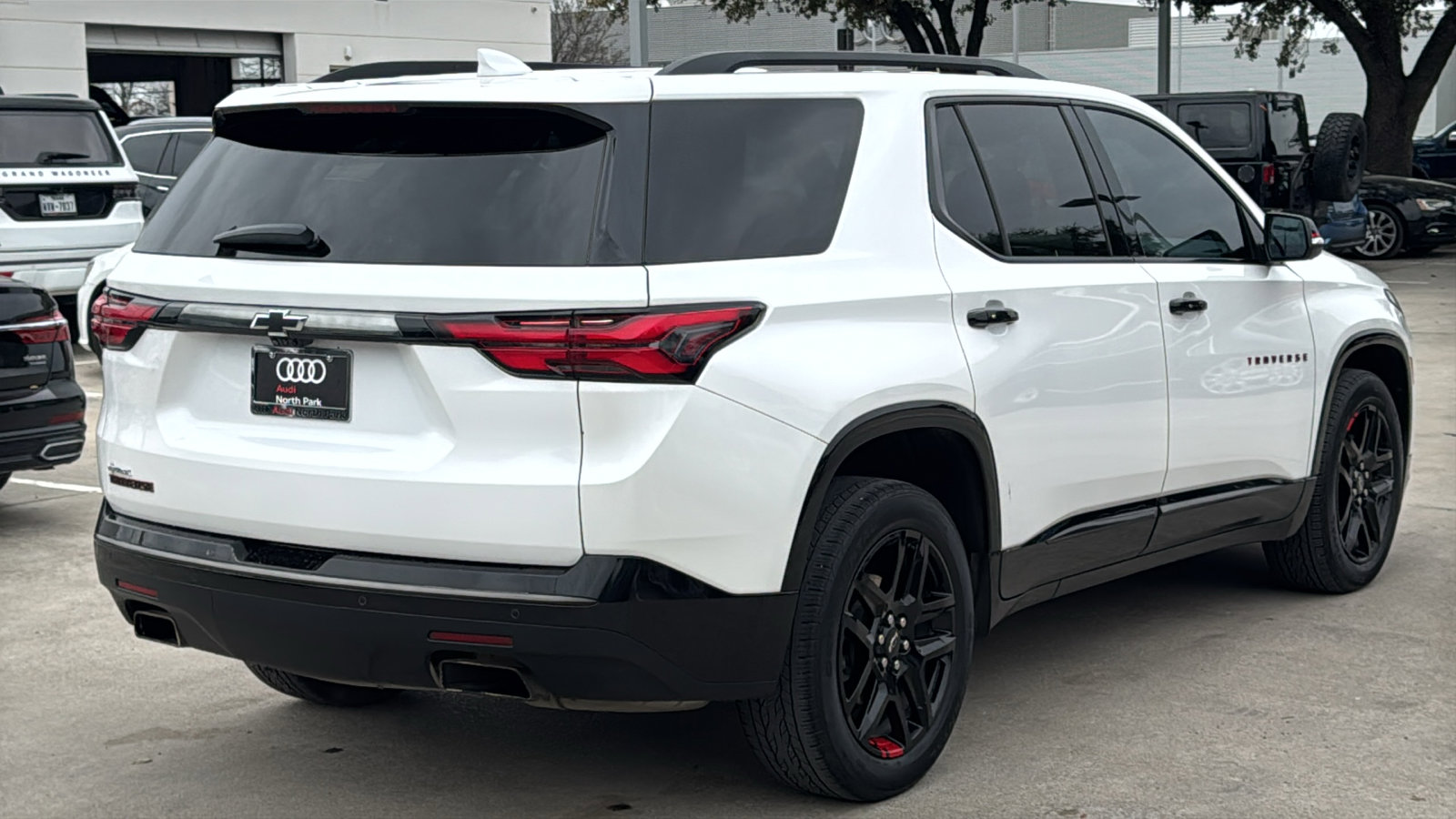 Used 2023 Chevrolet Traverse Premier w/ Redline Edition image 7