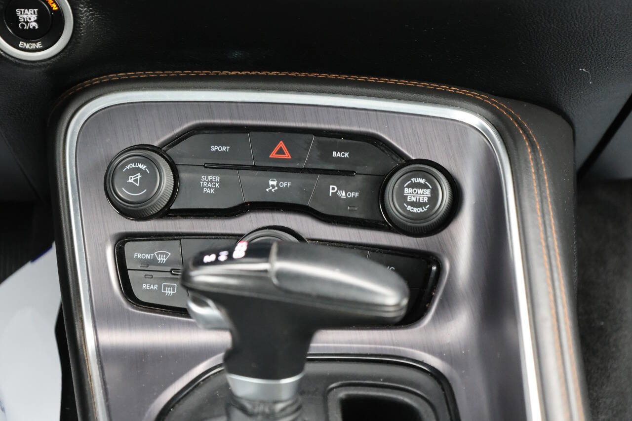 Used 2016 Dodge Challenger R/T Plus image 19