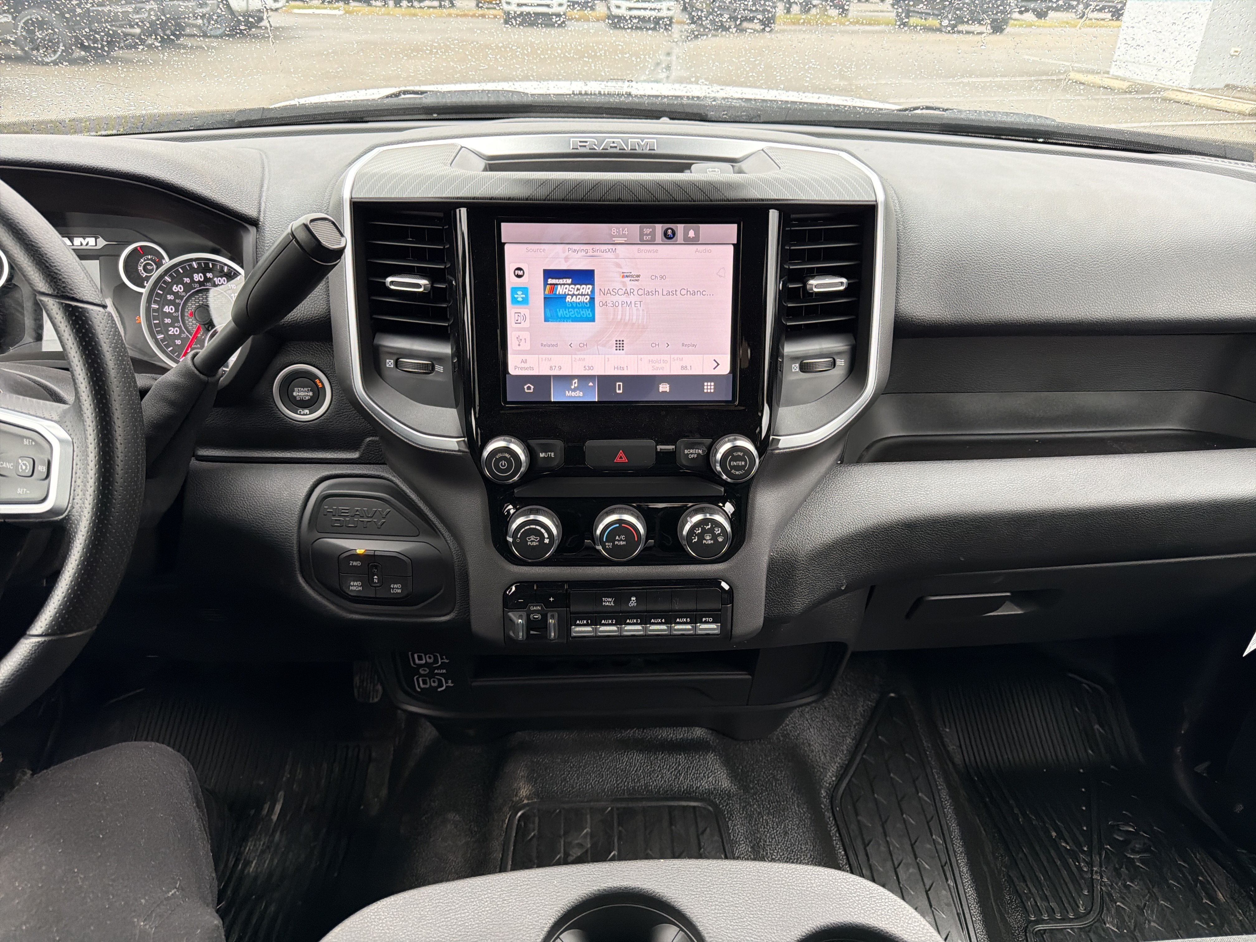 Used 2025 RAM 3500 Big Horn AWD/4WD image 24