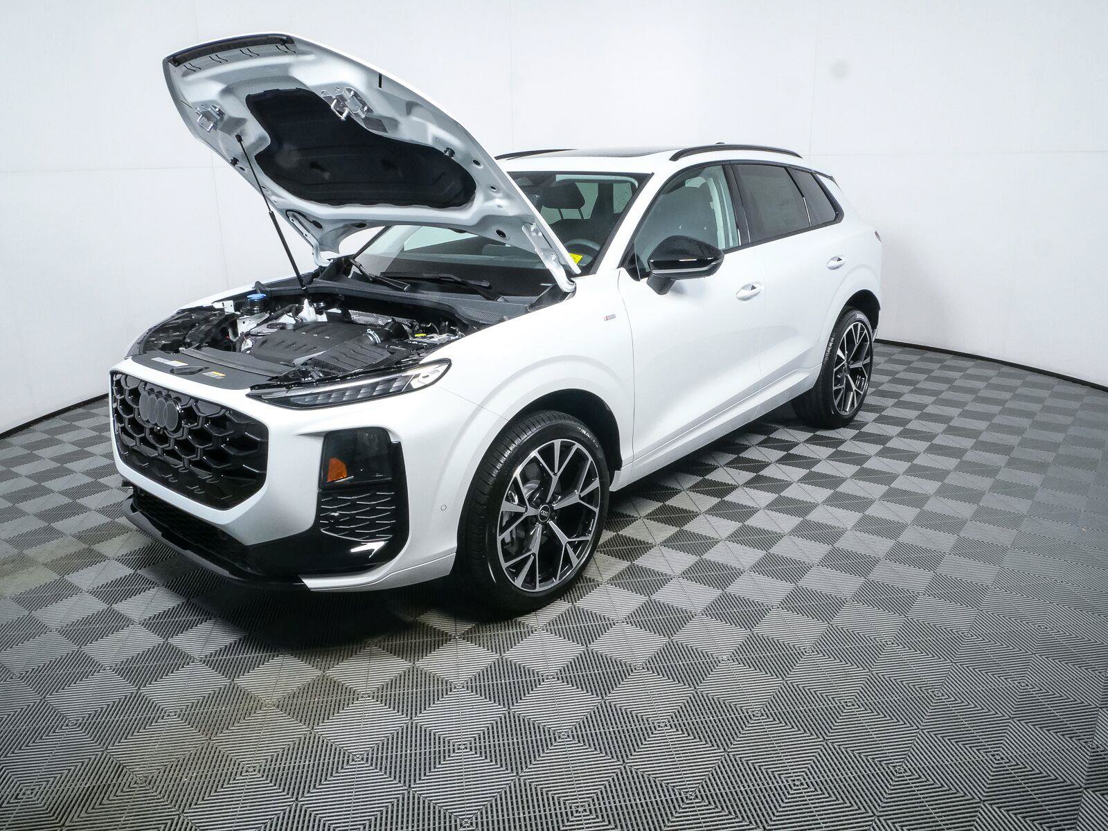 New 2026 Audi Q3 quattro 2.0T AWD/4WD image 34