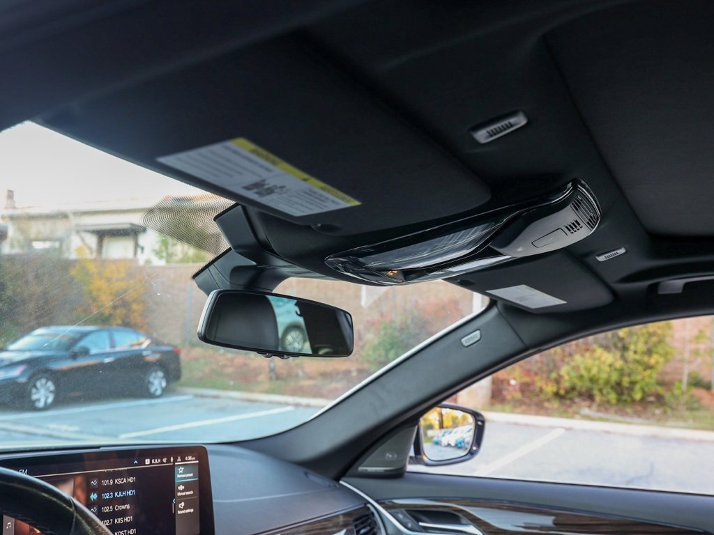 Used 2023 BMW 530e image 12