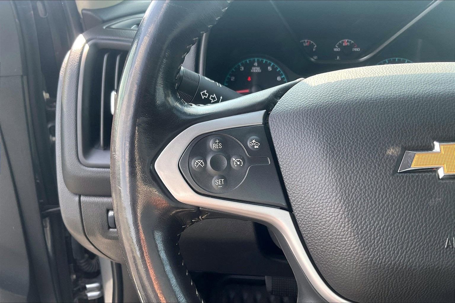 Used 2022 Chevrolet Colorado LT w/ Fleet Safety Package RWD image 18