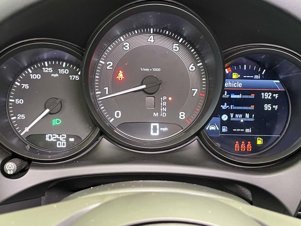 Certified 2025 Porsche Macan image 46