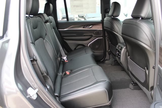 New 2026 Jeep Grand Cherokee Limited AWD/4WD image 47