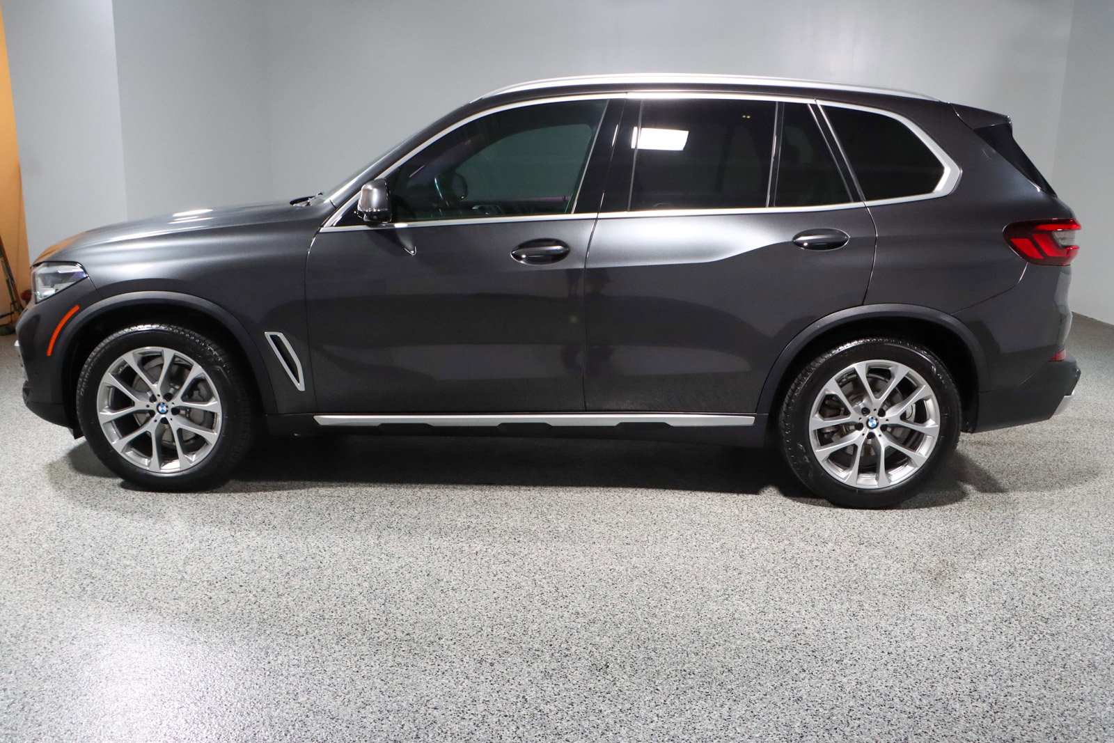 Used 2022 BMW X5 sDrive40i w/ Parking Assistance Package image 10