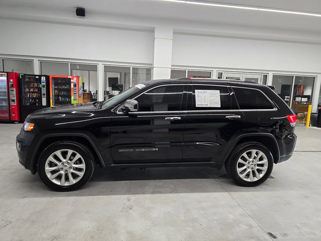 Used 2017 Jeep Grand Cherokee Limited w/ Trailer Tow Group IV AWD/4WD image 3