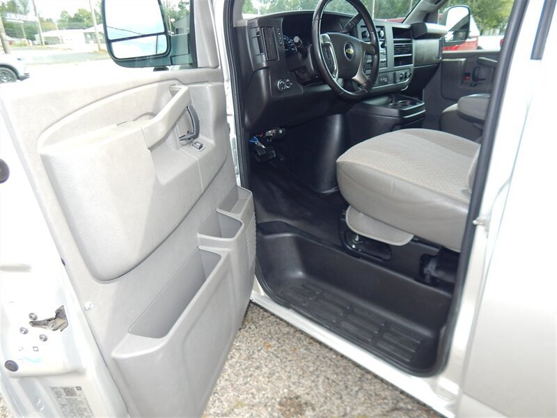 Used 2019 Chevrolet Express 3500 LT w/ LT Preferred Equipment Group RWD image 22