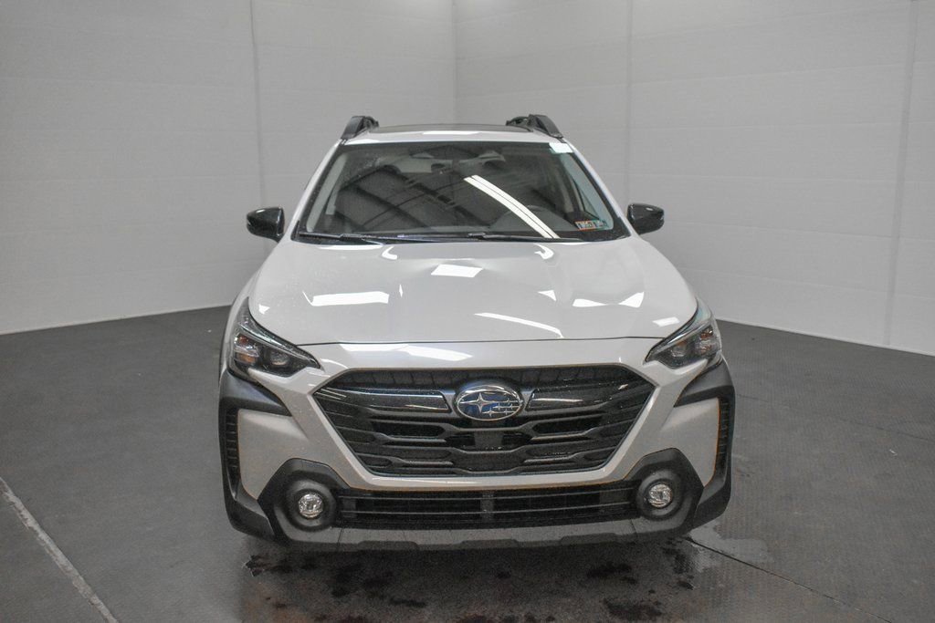 Used 2023 Subaru Outback Onyx Edition image 2