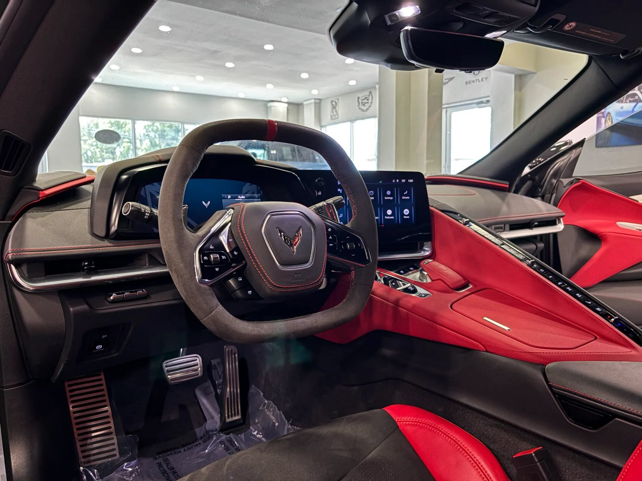 Used 2025 Chevrolet Corvette Stingray Preferred Conv w/ Z51 Performance Package RWD image 13