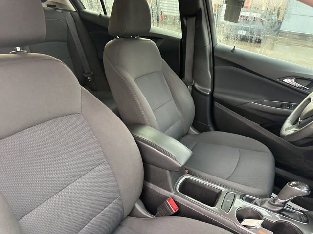 Used 2018 Chevrolet Cruze LT w/ Convenience Package image 8