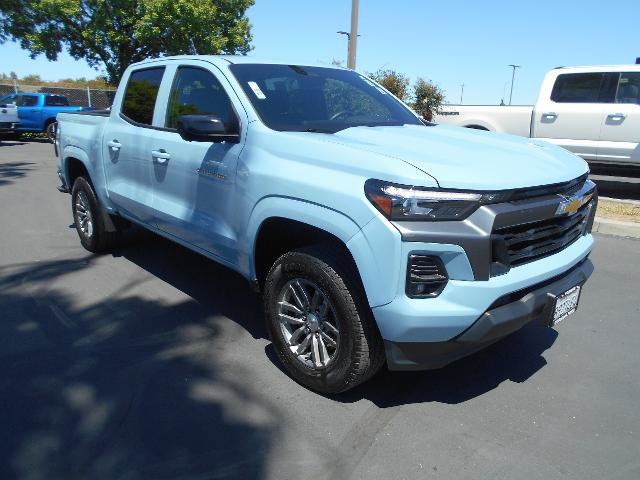 Used 2025 Chevrolet Colorado LT w/ LT Convenience Package AWD/4WD image 3