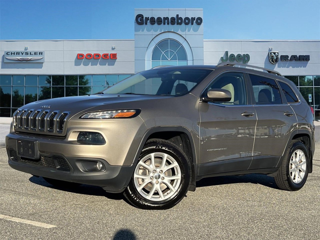 Used 2018 Jeep Cherokee Latitude w/ Cold Weather Group