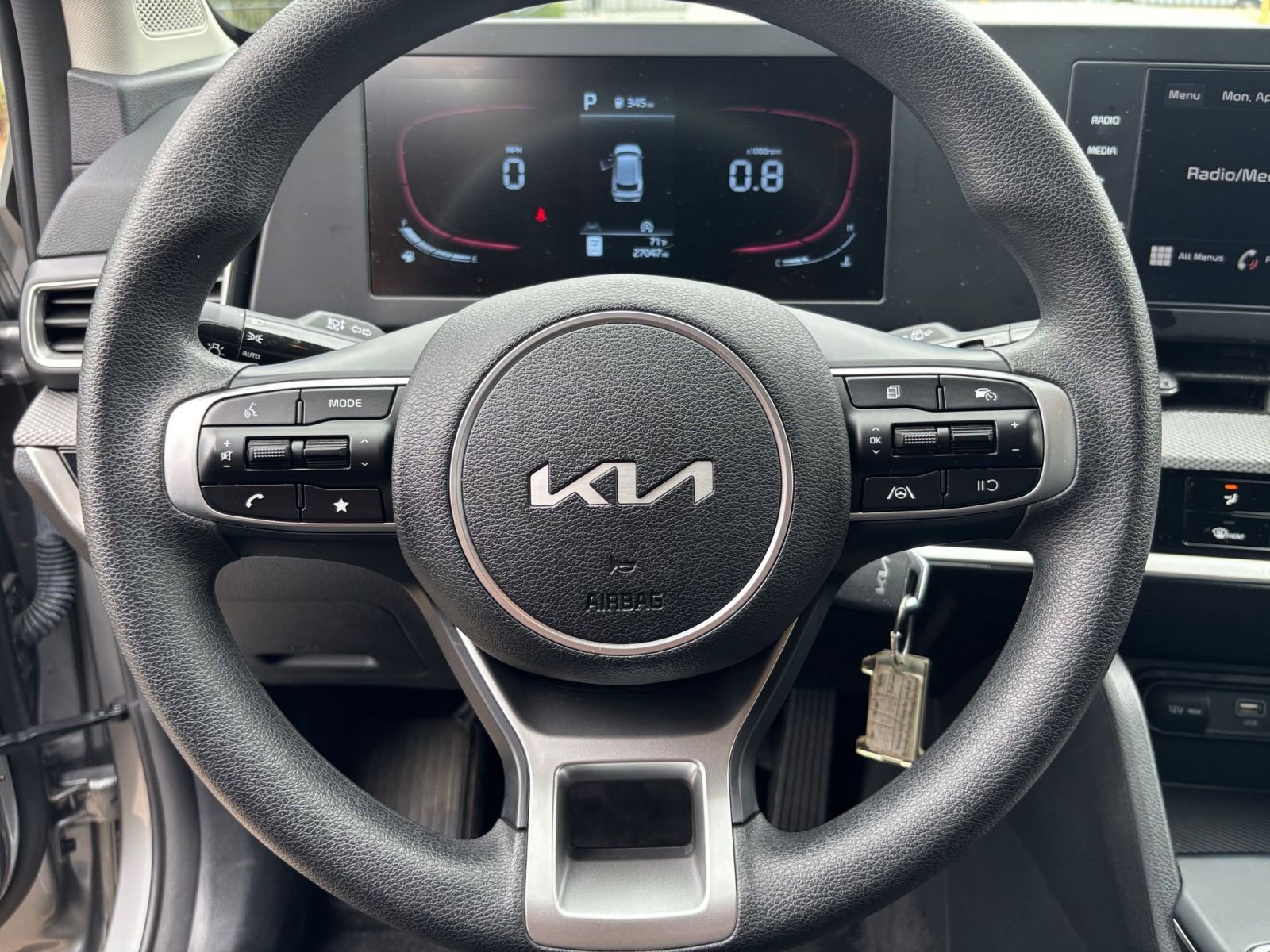 Used 2025 Kia Sportage LX FWD image 27