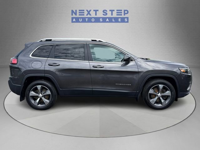 Used 2019 Jeep Cherokee Limited AWD/4WD image 9