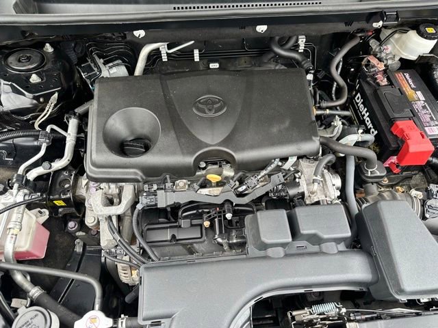Used 2022 Toyota RAV4 XLE w/ Carpet Mat Package (TMS) image 27