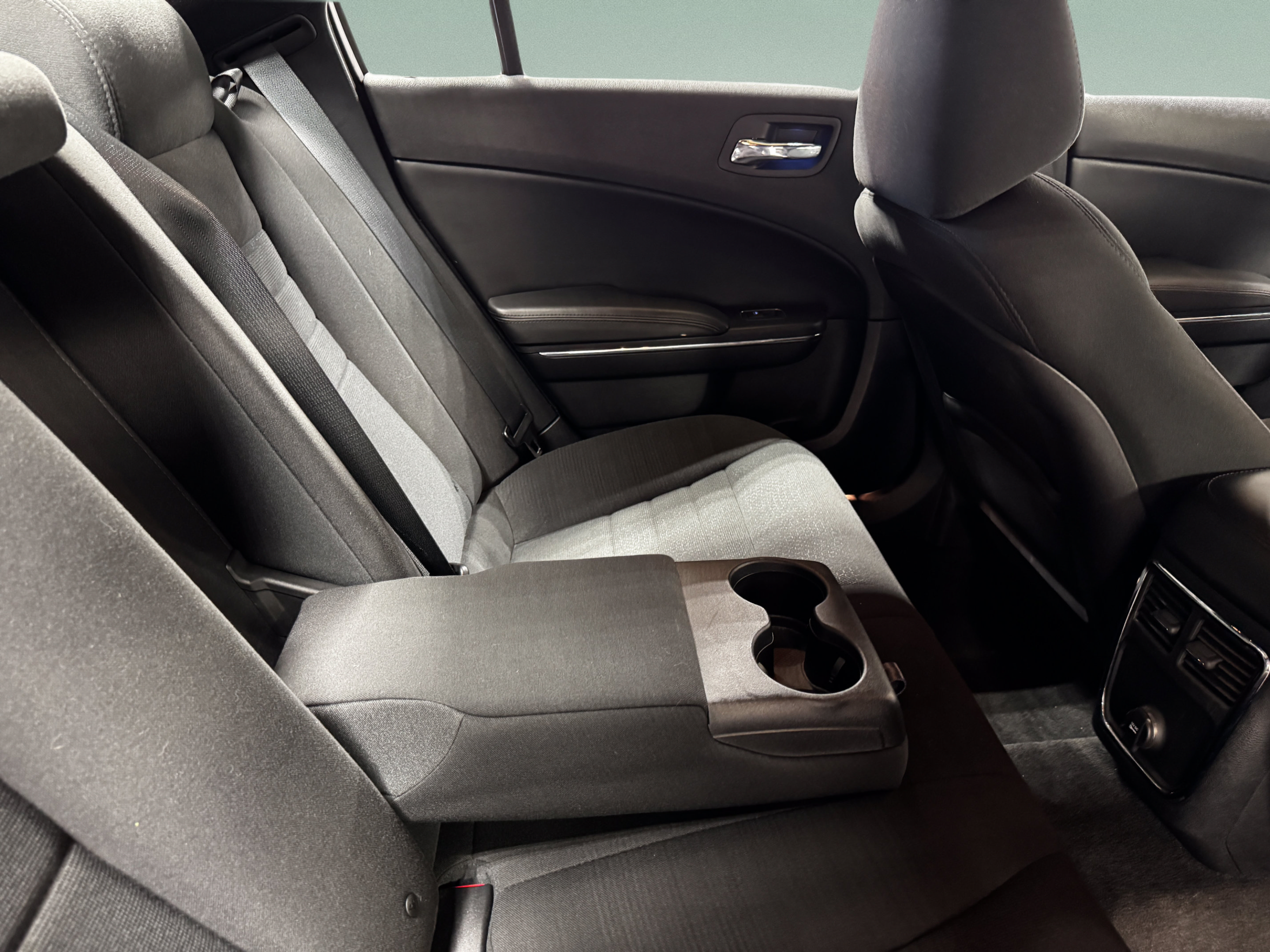 Used 2014 Dodge Charger SE RWD image 30