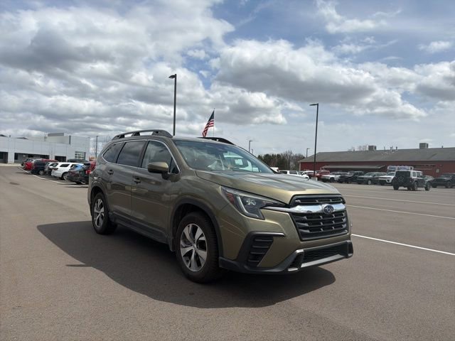 Used 2023 Subaru Ascent Premium image 8