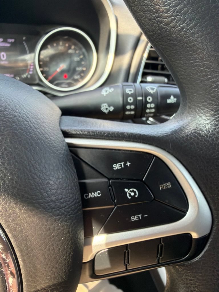 Used 2018 Jeep Compass Sport FWD image 15