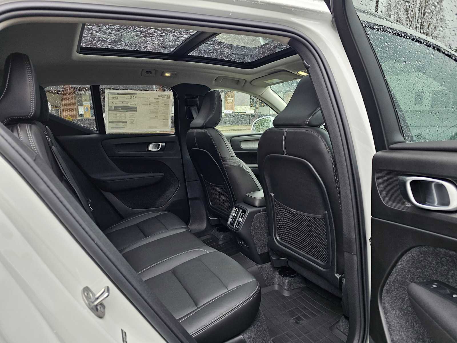 New 2025 Volvo XC40 B5 Core w/ Protection Package Premier image 14