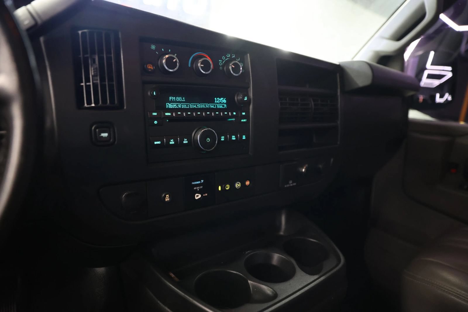 Used 2020 Chevrolet Express 2500 w/ Communications Package RWD image 26