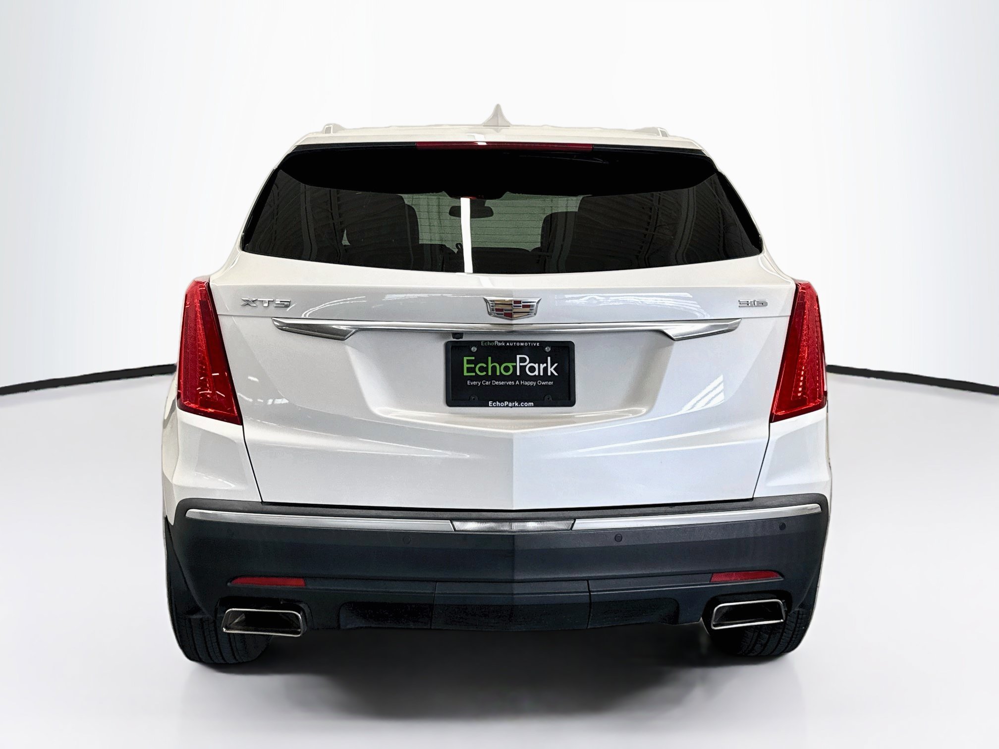 Used 2017 Cadillac XT5 Luxury w/ Driver Awareness Package FWD image 7