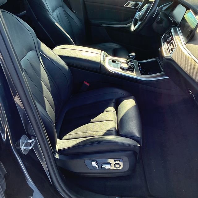 Used 2022 BMW X5 M50i image 10