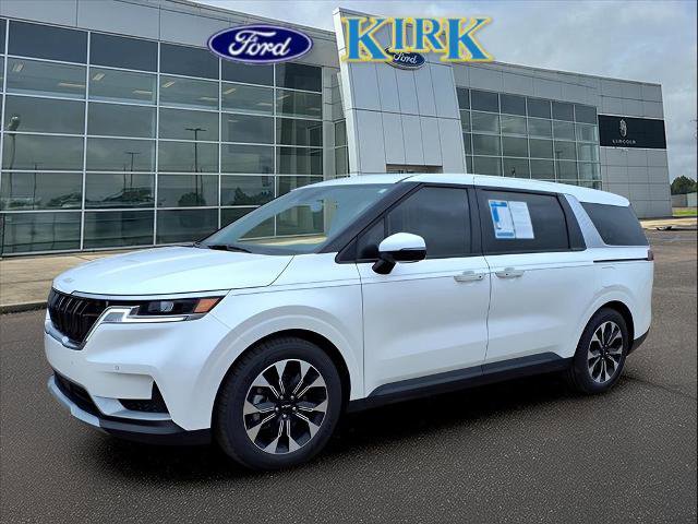 Used 2024 Kia Carnival EX image 1