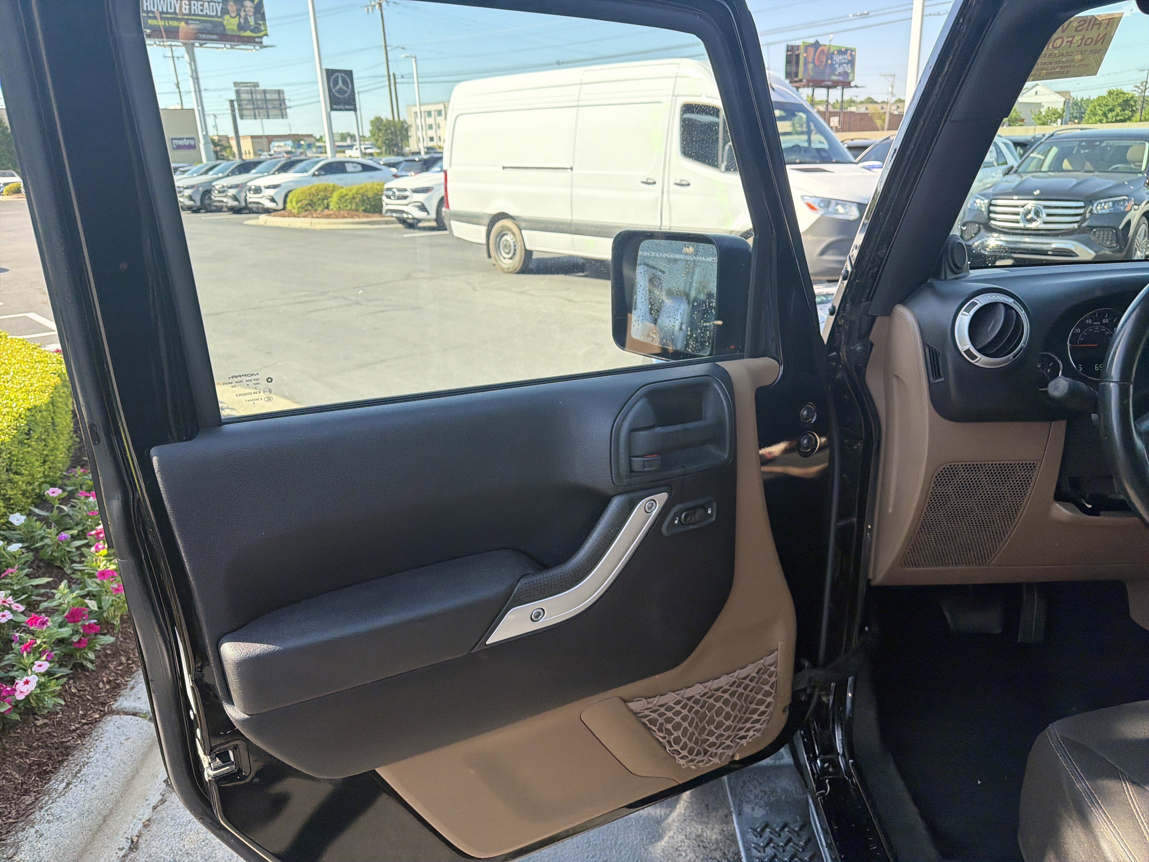 Used 2014 Jeep Wrangler Unlimited Sahara w/ Trailer Tow Group AWD/4WD image 14