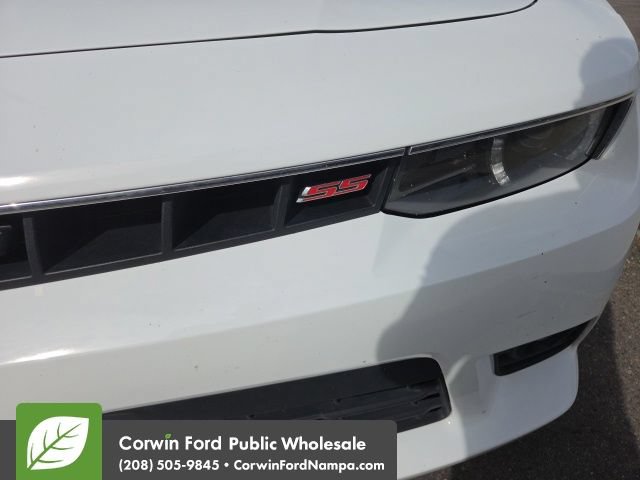 Used 2015 Chevrolet Camaro SS w/ RS Package RWD image 4