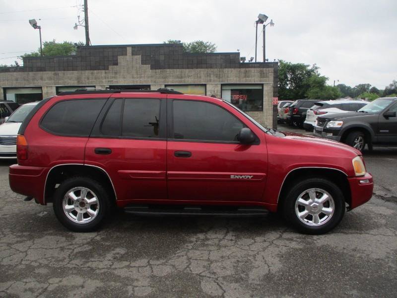 Used 2005 GMC Envoy SLE AWD/4WD image 2