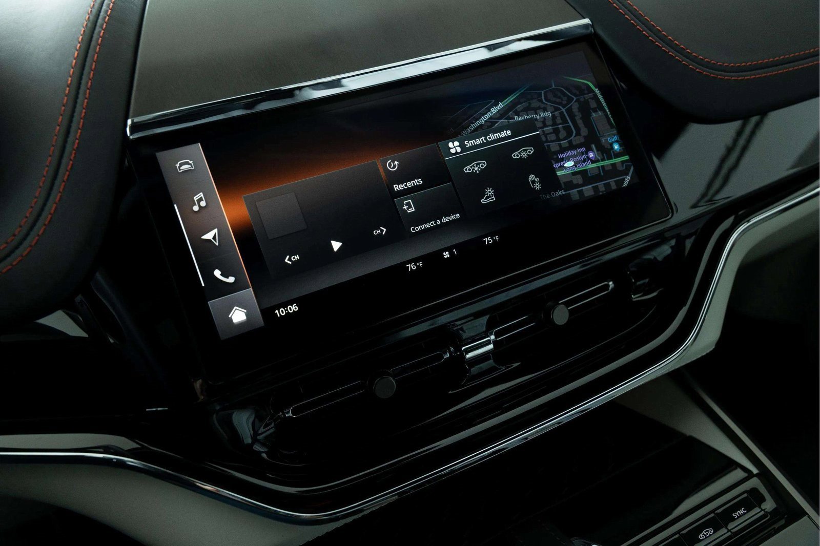 Used 2025 Aston Martin DBX 707 image 32