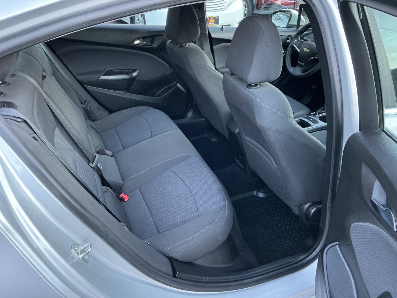 Used 2018 Chevrolet Cruze LT FWD image 26