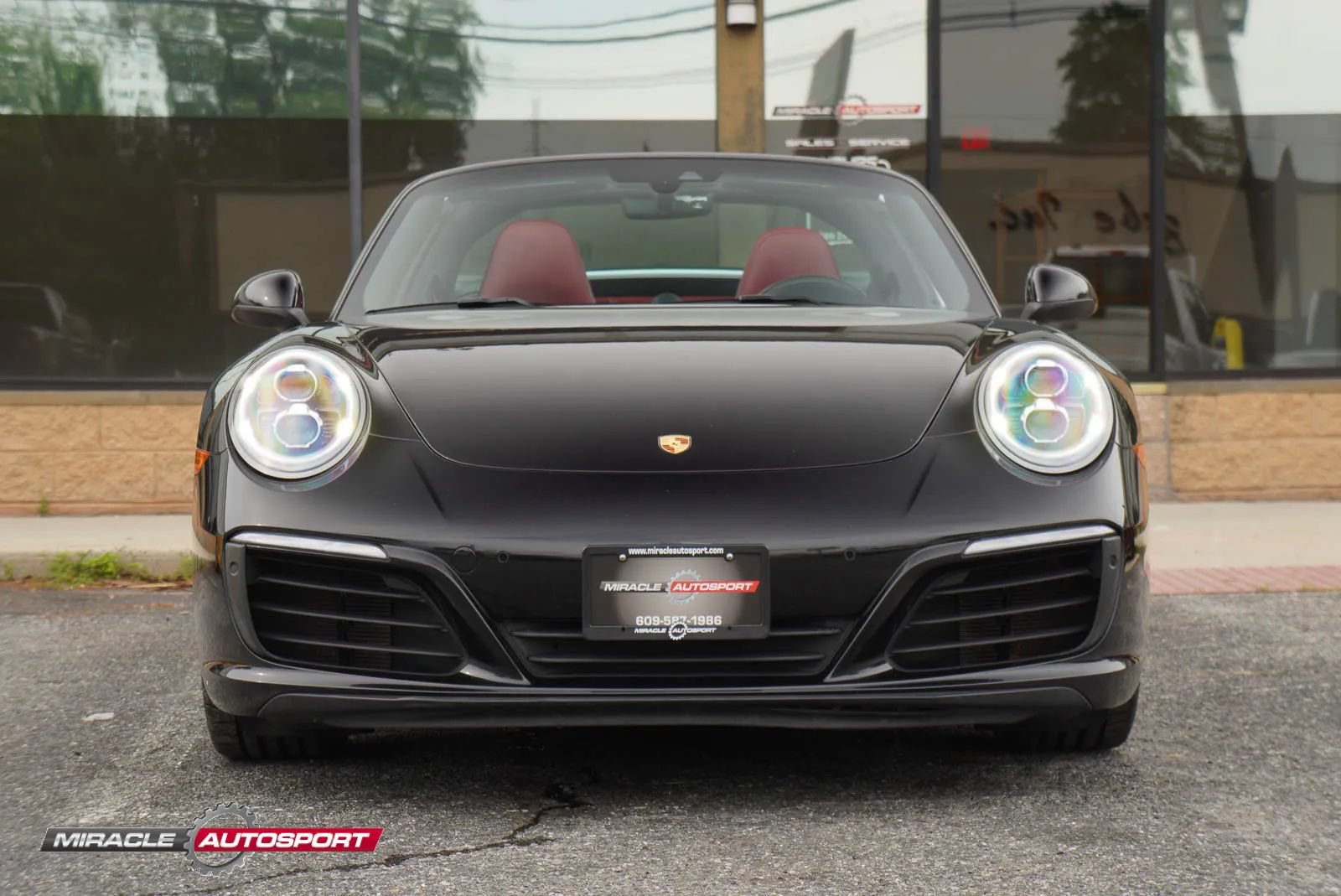 Used 2018 Porsche 911 Targa 4S AWD/4WD image 2