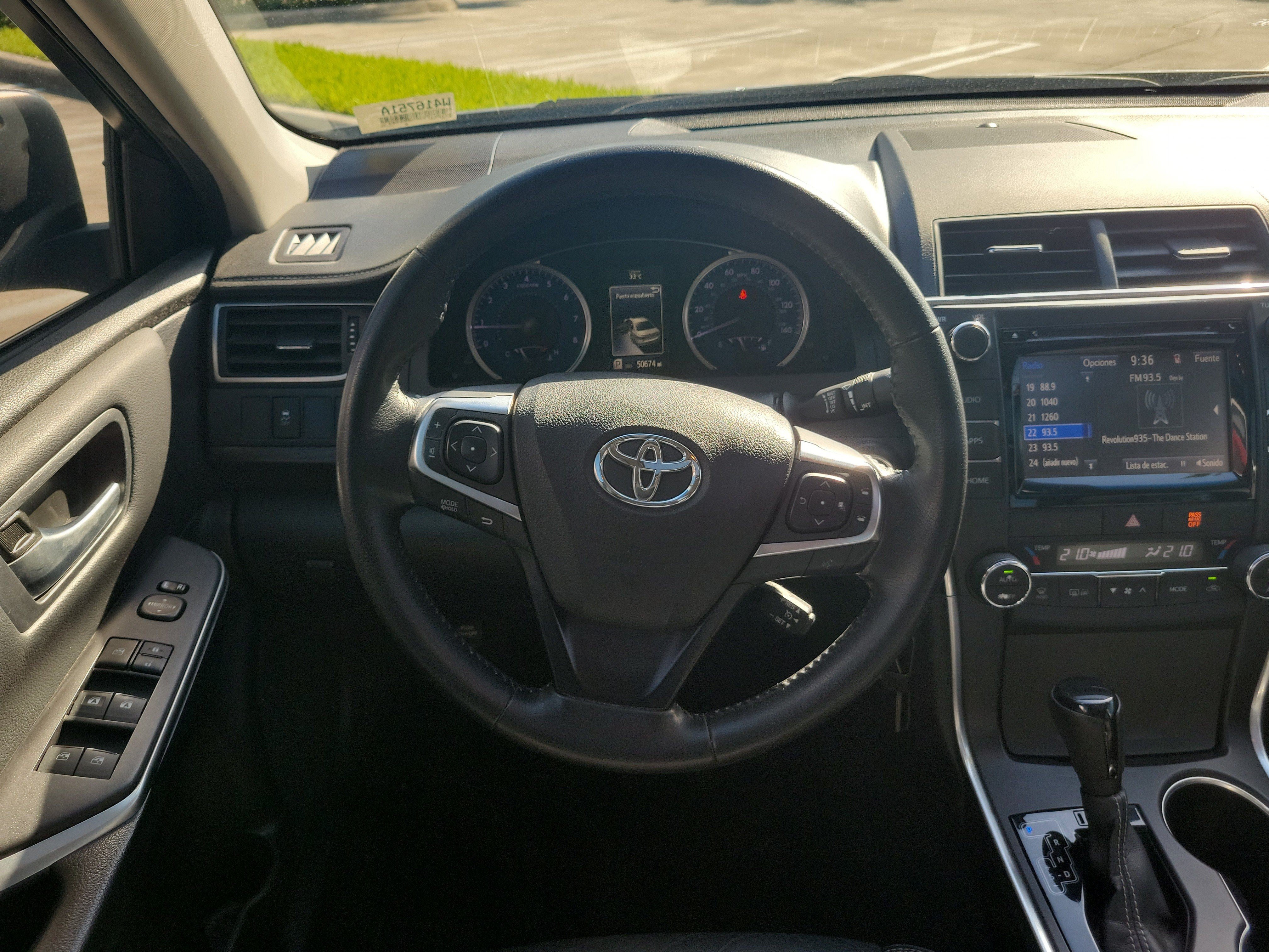 Used 2015 Toyota Camry XLE FWD image 17