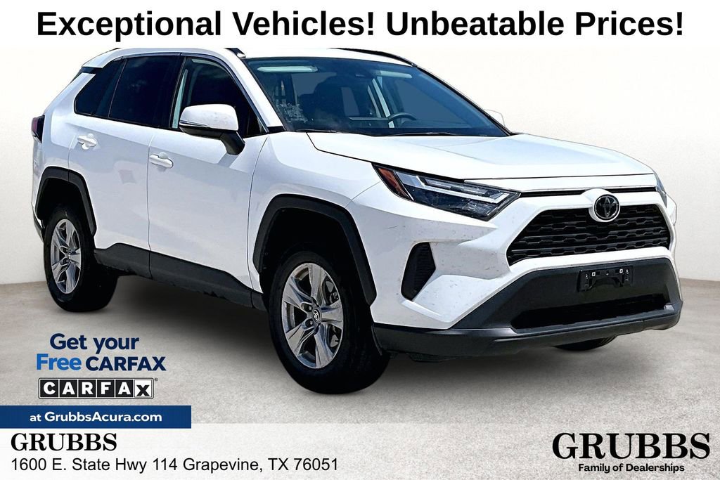 Used 2025 Toyota RAV4 XLE FWD image 1